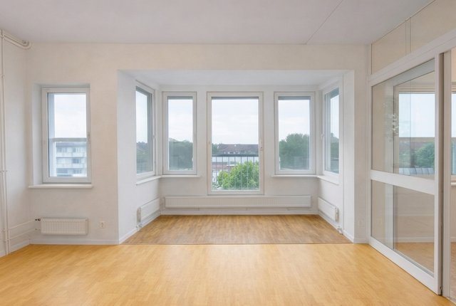 Runstensvägen 1, Handen - bild 1
