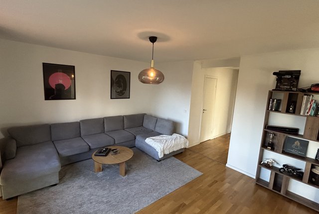 Vallhornsvägen 5, Skogås - bild 1