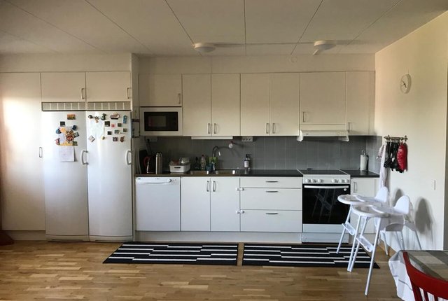 Valsta Gårdsväg 10, Märsta - bild 1