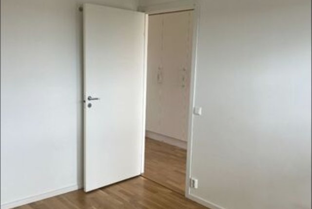 Arkens Väg 15, Handen - bild 1