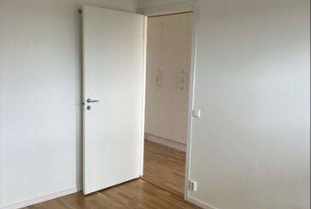 Arkens Väg 15, Handen - bild 5