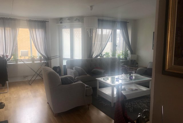 Pjäsbacken 25, Sundbyberg - bild 1