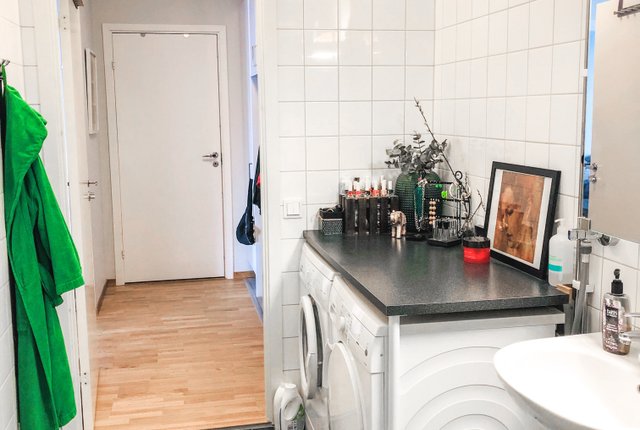 Poseidons gränd 3, Handen - bild 2