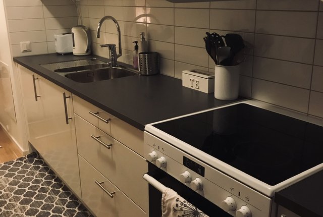 Arkens Väg 15, Handen - bild 1