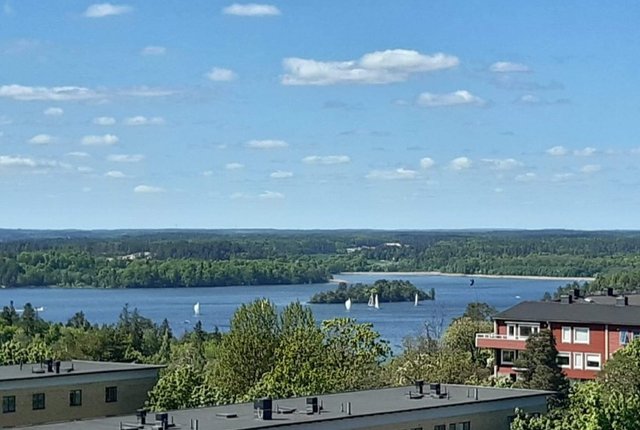 Stångholmsbacken 42, Skärholmen - bild 1