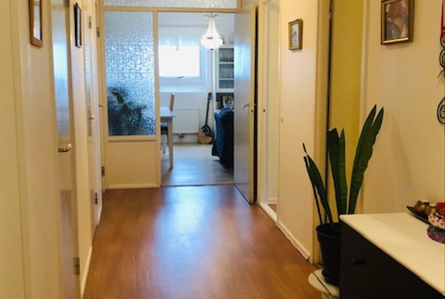 Stångholmsbacken 42, Skärholmen - bild 2