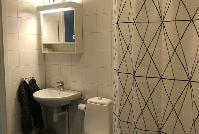 Arkens Väg 28, Handen - bild 1