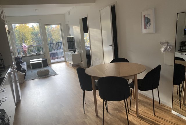 Apelvägen 45, Älta - bild 1