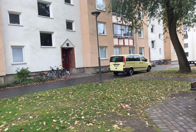 Kullstigen 12, Skogås - bild 1